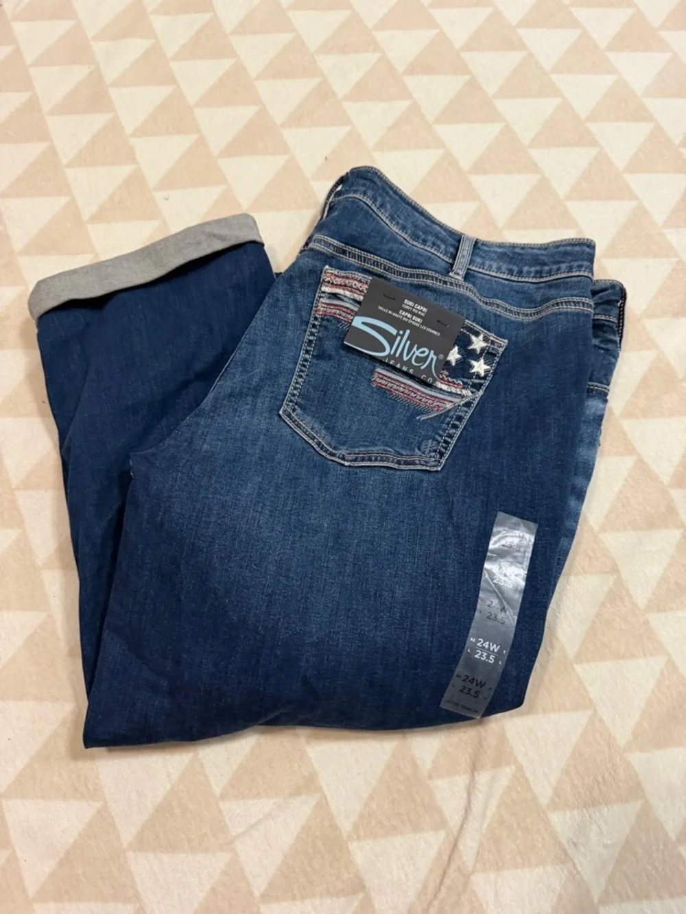 Suki Americana Curvy Mid Rise Capri Jeans Silver Jeans Co. Ballot